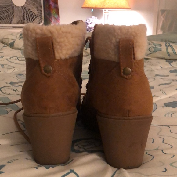 Lace-up booties - Picture 4 of 7